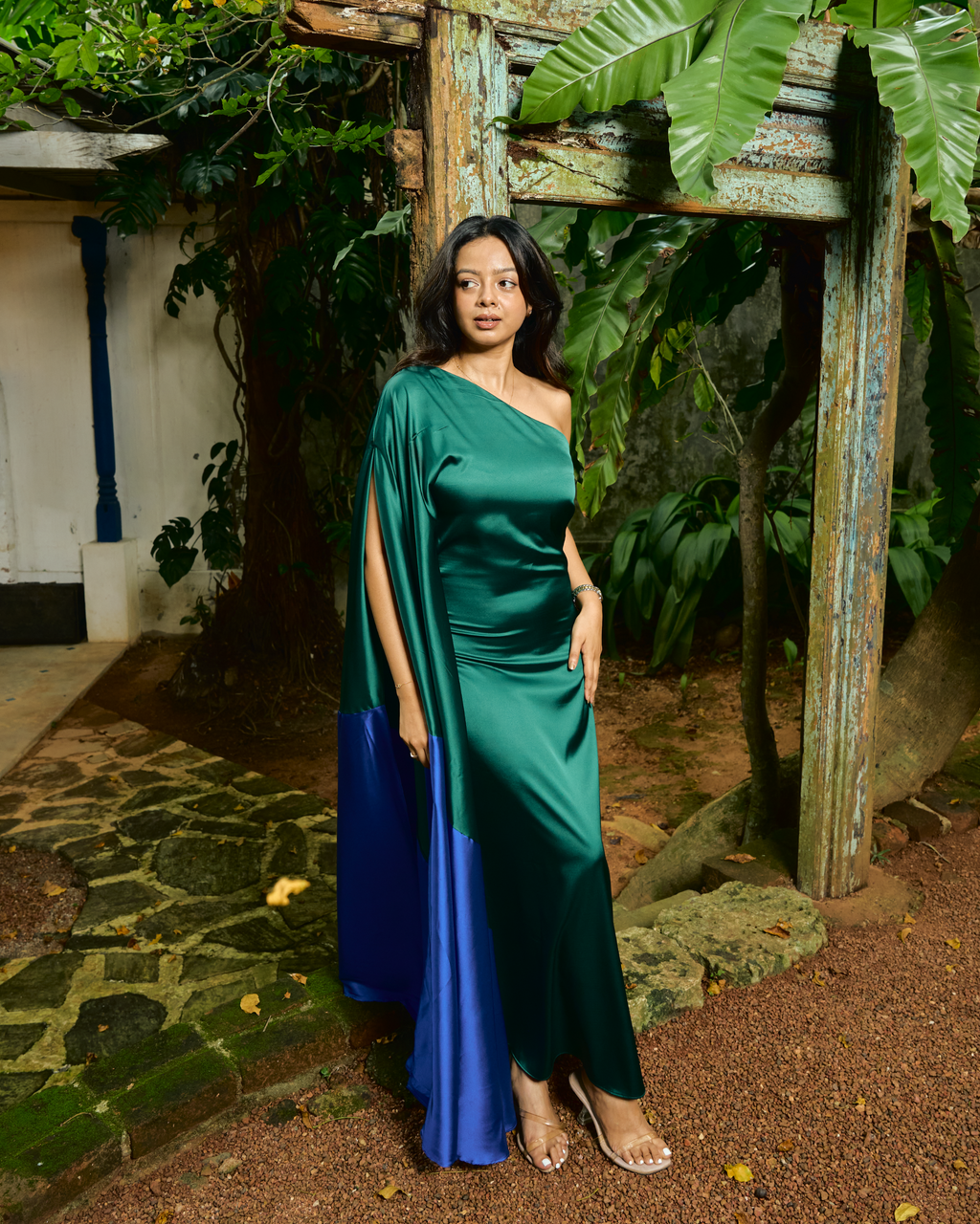 SŪTRA SUNDOWN CAPE MAXI DRESS GREEN - SUT005