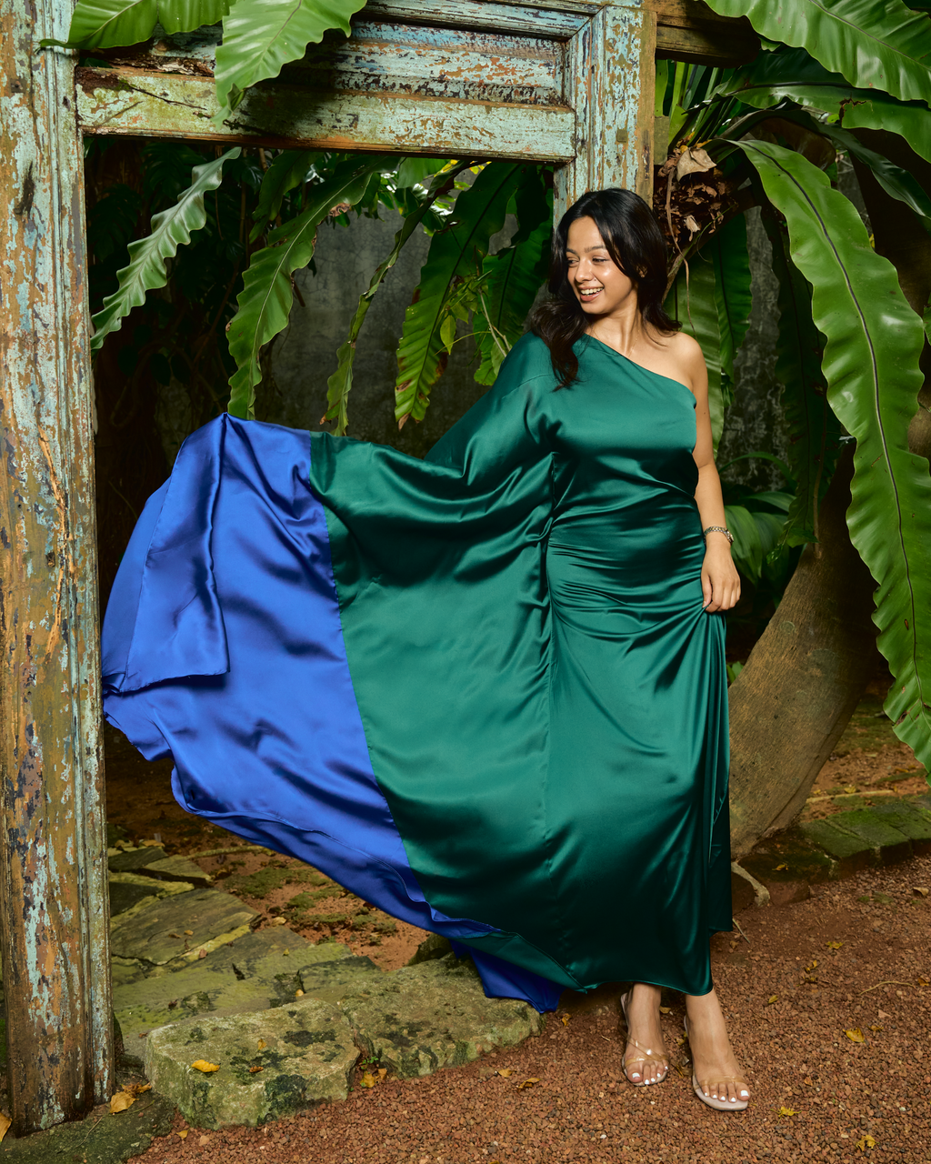 SŪTRA SUNDOWN CAPE MAXI DRESS GREEN - SUT005